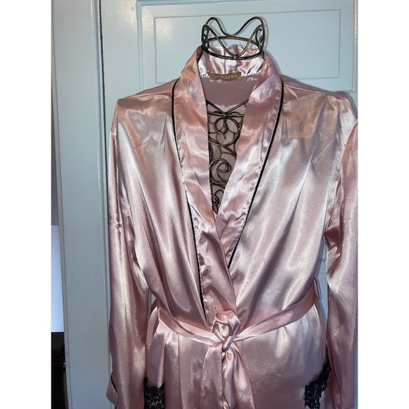beautiful Pink and Black Sensara robe and gown - Picture 1 of 6